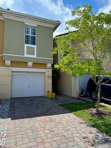 882 Pipers Cay Dr, West Palm Beach, FL 33415