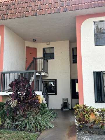 852 NE 209th St, Miami, FL 33179