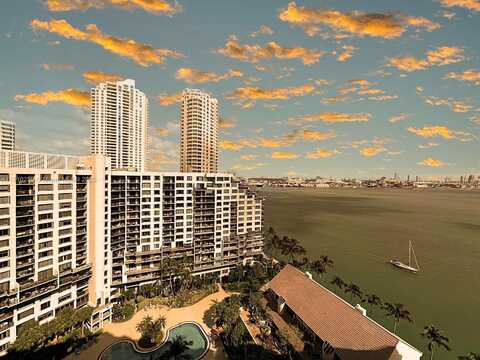 520 Brickell Key Dr, Miami, FL 33131