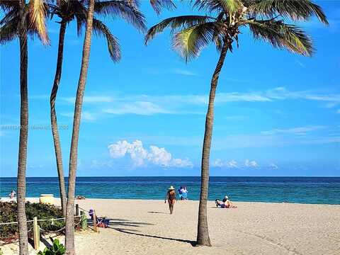 1504 S Surf Rd, Hollywood, FL 33019