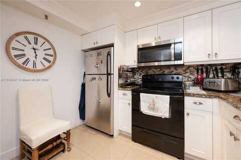 1621 Collins Ave, Miami Beach, FL 33139