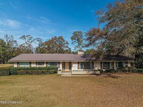 713 W Border Avenue, Wiggins, MS 39577