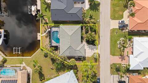 210 DIVINCI DRIVE, PUNTA GORDA, FL 33950