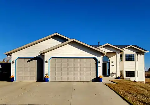 800 Harmony Street, Minot, ND 58701