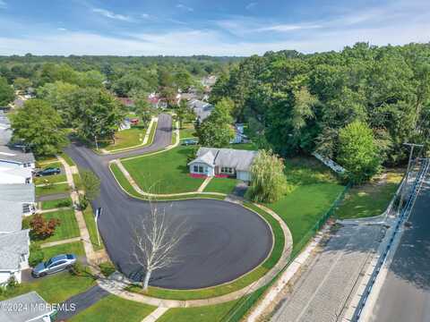 80 Gladiola Court, Lakewood, NJ 08701