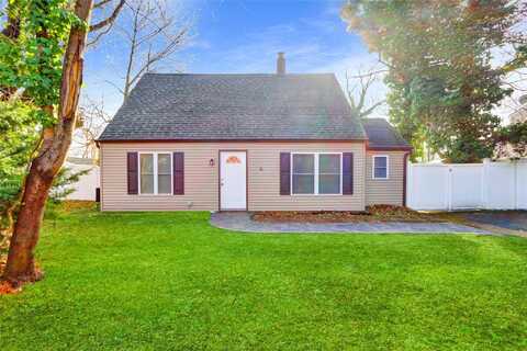 4 Janice Lane, Central Islip, NY 11722