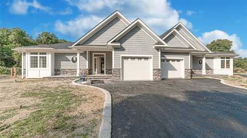 3 Primrose Lane, Islandia, NY 11749