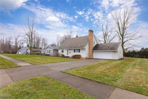 528 Douglas Drive, Bay Village, OH 44140