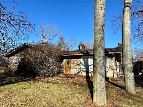 5562 Beechwood Drive, Poland, OH 44514