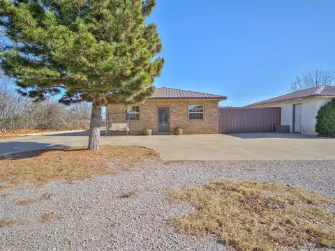 102 SE 1st Street, Tuttle, OK 73089