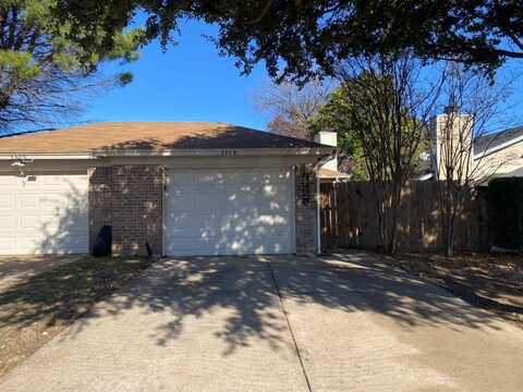 3328 Green Ridge Street, Fort Worth, TX 76133