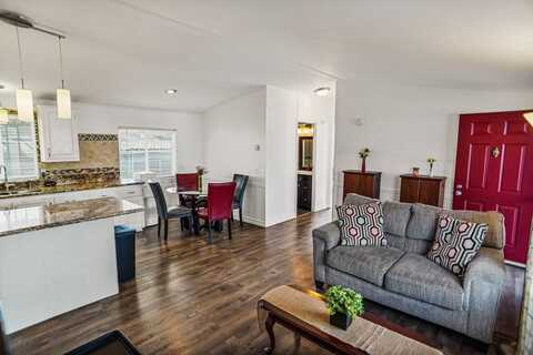 1970 Montana Street, Ventura, CA 93003