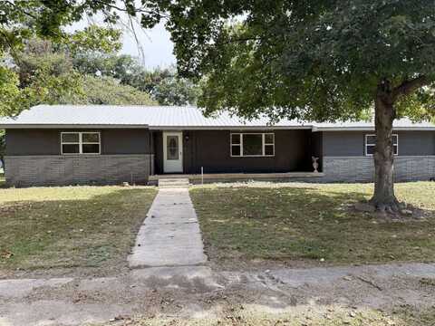 312 S 4th St, Chetopa, KS 67336