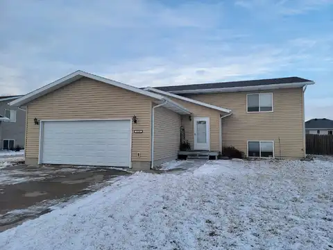 1014 Ash Lane, Aberdeen, SD 57401