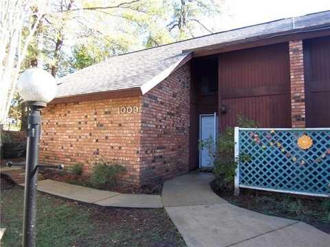 1009 RETREAT WEST Street, Pineville, LA 71360