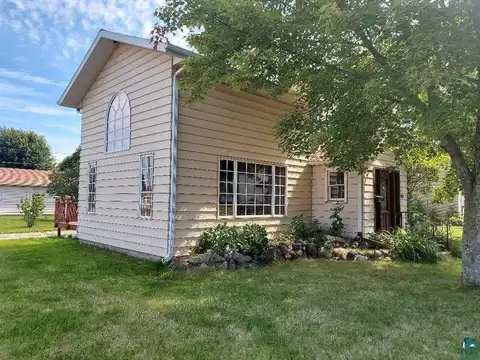 202 14th Ave E, Ashland, WI 54806