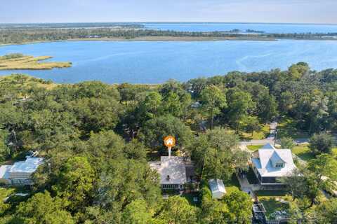 378 Pitts Bayshore Drive, Freeport, FL 32439