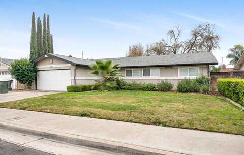 1562 Robinwood Avenue, Clovis, CA 93611