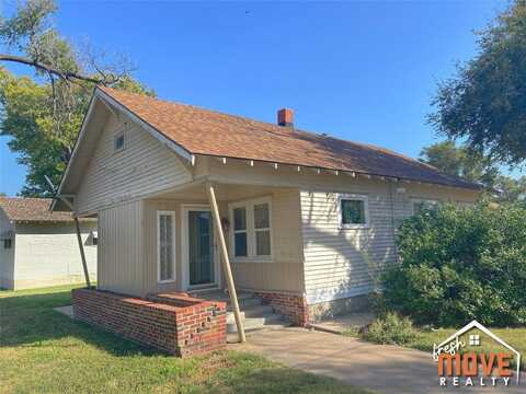 301 E Carson Avenue, Sublette, KS 67877