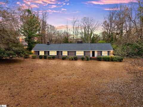 114 York Street, Clinton, SC 29325