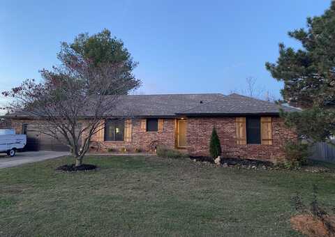 207 E Meadowbrook Road, Clever, MO 65631