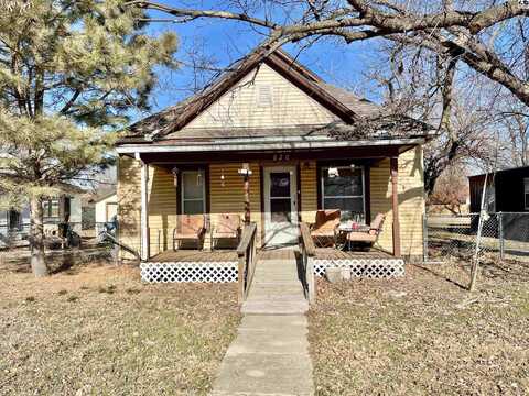 820 E 6th Ave, Hutchinson, KS 67501