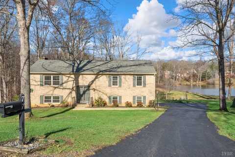 77 Lake Forest Place, Lynchburg, VA 24502