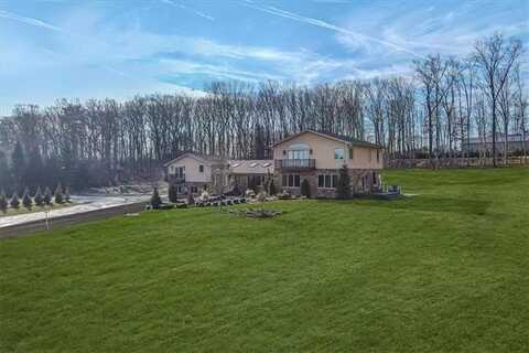 374 Packer Drive, Packer, PA 18255