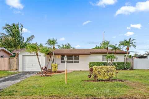 7651 NW 15th St, Pembroke Pines, FL 33024