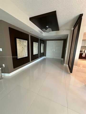 200 Sunny Isles Blvd, Sunny Isles Beach, FL 33160