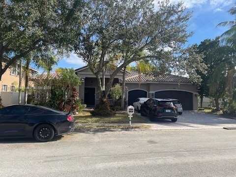 1047 SW 159th Way, Pembroke Pines, FL 33027