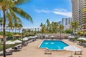 2625 Collins Ave, Miami Beach, FL 33140