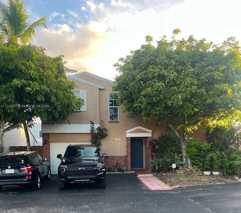 8608 NW 193rd Ter, Hialeah, FL 33015