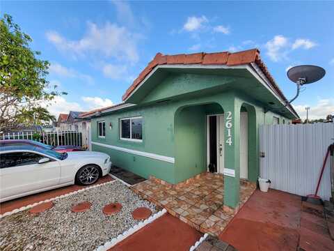 2614 W 71st Pl, Hialeah, FL 33016