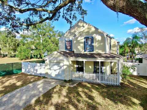 8211 VOLUSIA PLACE, TAMPA, FL 33637