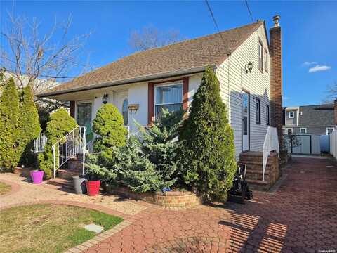 461 Greengrove Avenue, Uniondale, NY 11553