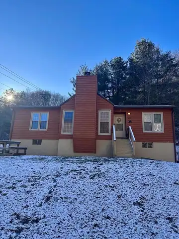 246 Hockman Pike, BLUEFIELD, VA 24605