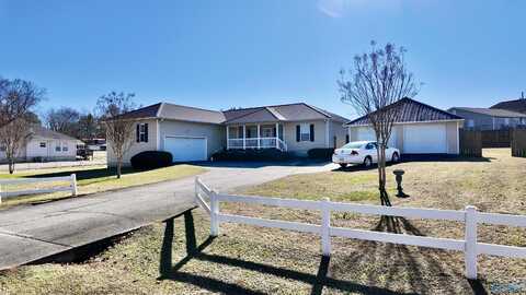 100 Plantation Drive, Albertville, AL 35951