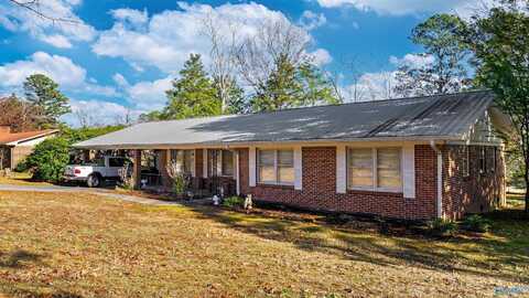 2909 Forest Avenue NW, Fort Payne, AL 35967