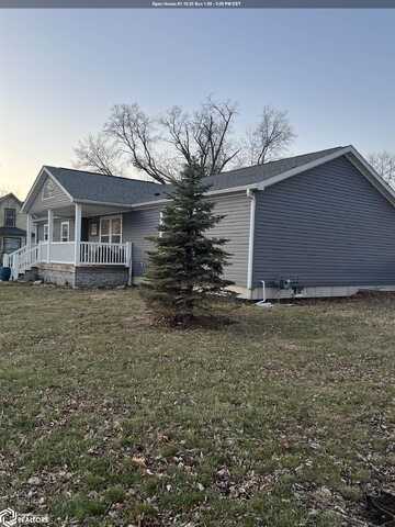 613 Woodlawn Avenue, Chariton, IA 50049