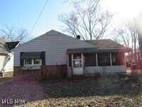 56 Palmetto Avenue, Bedford, OH 44146