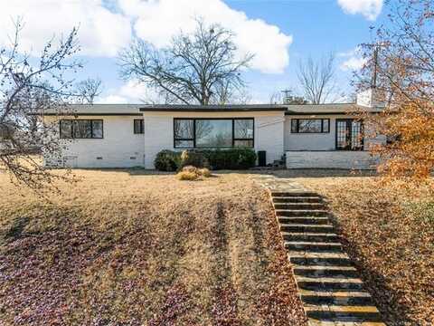 1515 E McKinley Avenue, Sapulpa, OK 74066