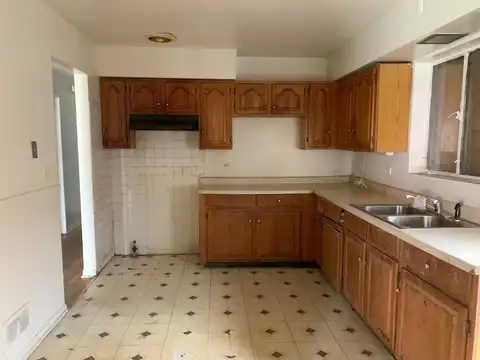 Forest, CHICAGO, IL 60628