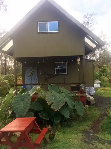 Mokuna St, Volcano, HI 96785