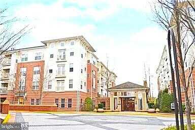 Virginia Center, VIENNA, VA 22181
