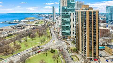 Astor, MILWAUKEE, WI 53202