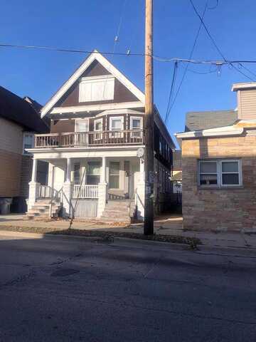 Locust, MILWAUKEE, WI 53212