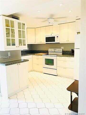 Hollybrook Lake, PEMBROKE PINES, FL 33025