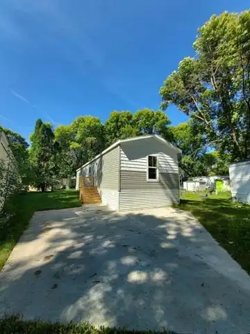 127 laurinda, Mankato, MN 56001