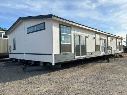 1475 N State St, Hemet, CA 92543